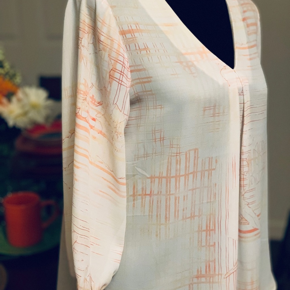 Cute Spring Blouse - Picture 2 of 7
